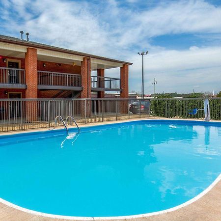 Days Inn By Wyndham Childersburg Exterior photo