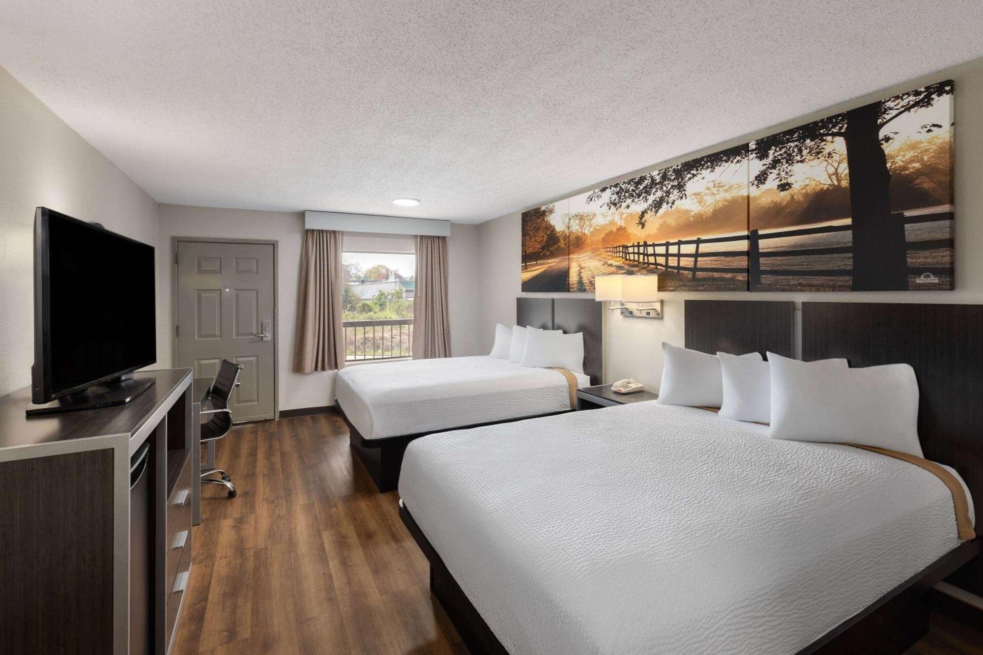 Days Inn By Wyndham Childersburg Exterior photo